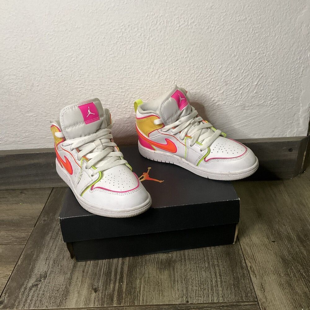 Nike Air Jordan 1 Mid Edge Glow Neon /White bottom size 2Y - CV4612-100